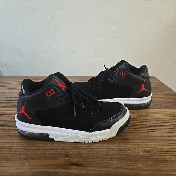 NIKE JORDAN FLIGHT ORIGIN 3 Retro Youth Black Red White 820246-001 Size 4Y - Picture 1 of 8